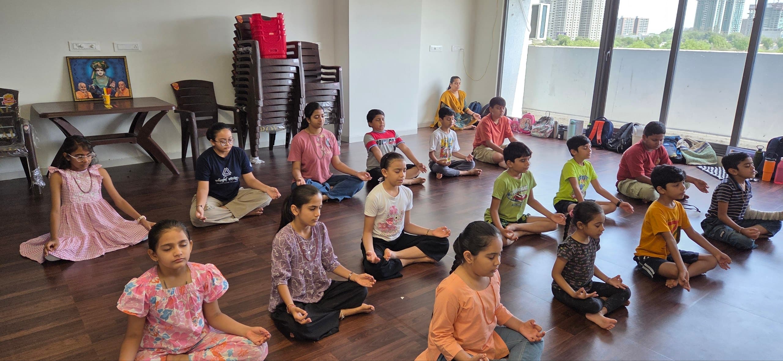 Children meditating at Smart Shishu